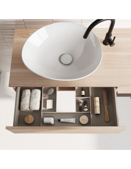 Set de baño NAMO con un cajón. Acabado en Roble Essence/ Incluye lavabo sobre encimera, estante lateral con toallero y espejo.